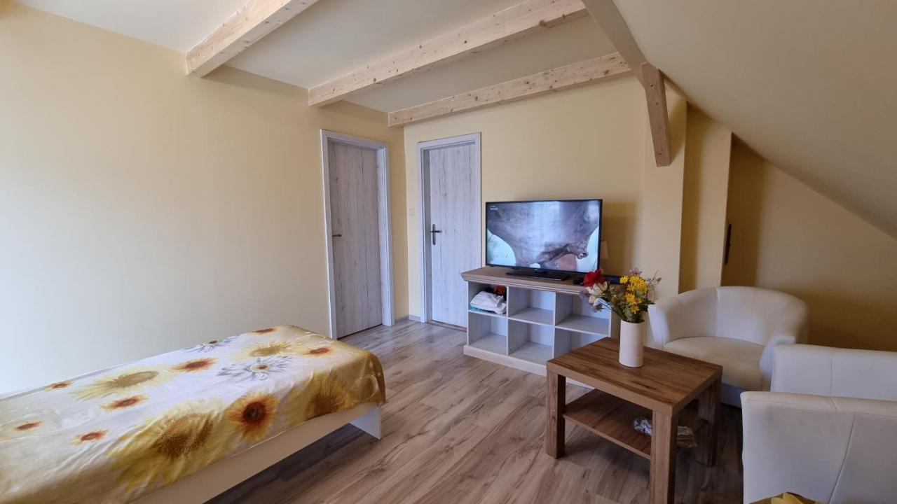 פריבילינה Apartmany Sebastian מראה חיצוני תמונה