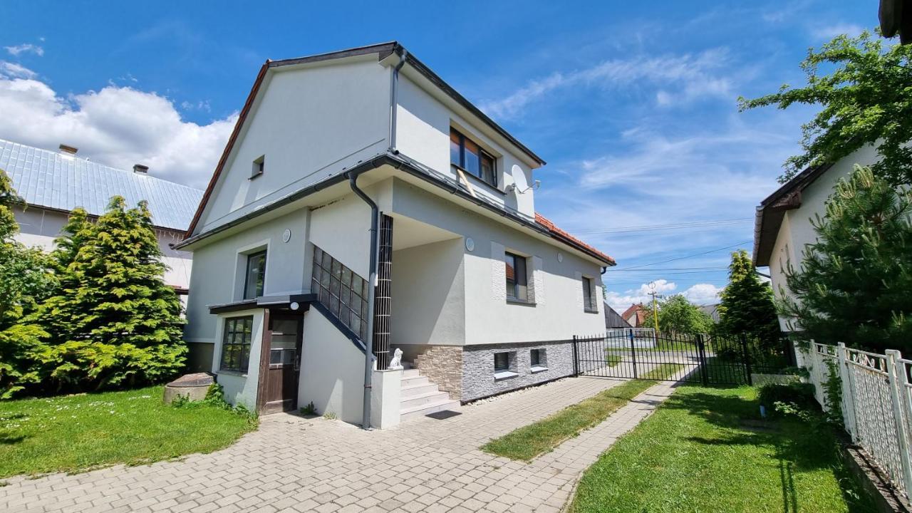 פריבילינה Apartmany Sebastian מראה חיצוני תמונה