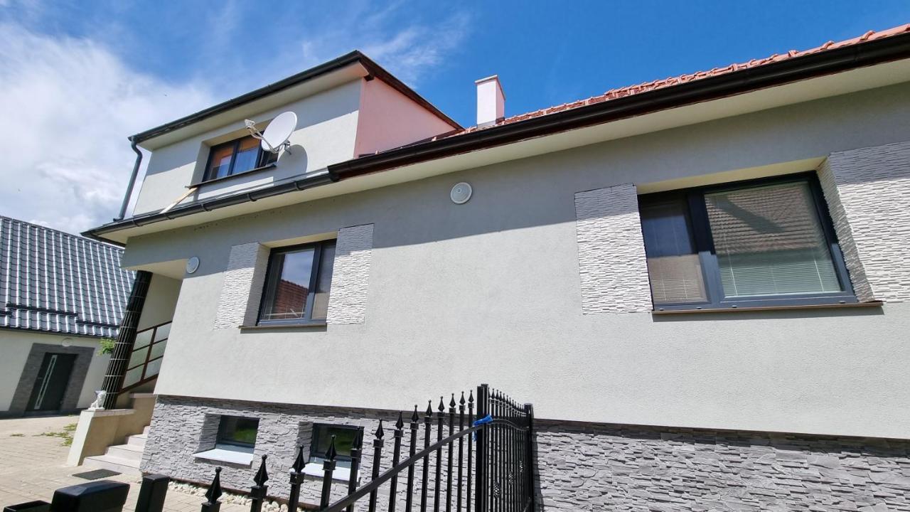 פריבילינה Apartmany Sebastian מראה חיצוני תמונה